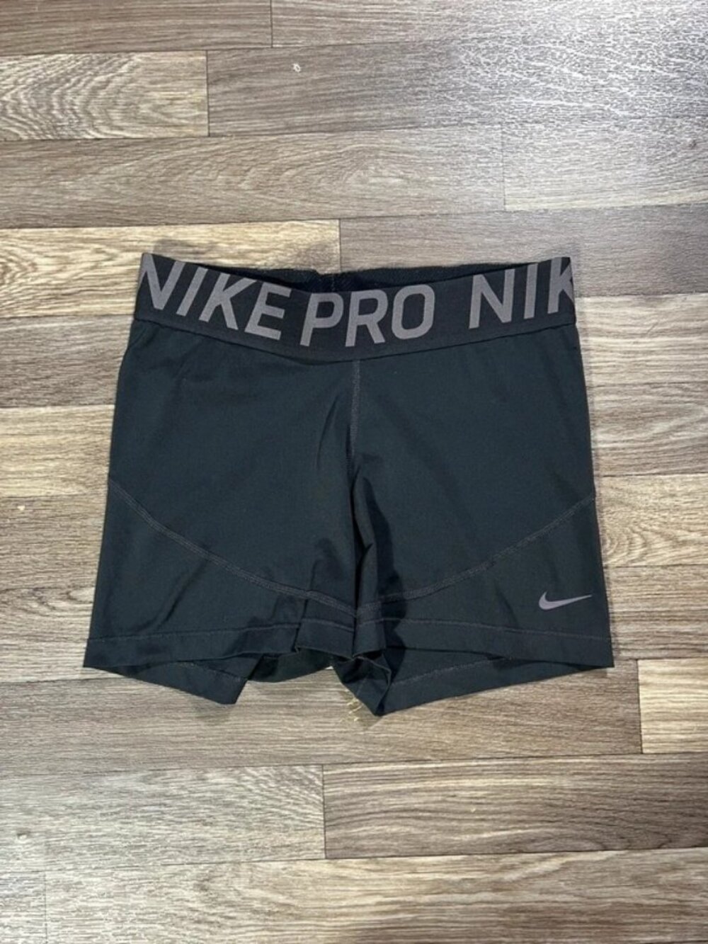 Nike Pro Women’s Medium Black Dri-FIT Compression Shorts Training Gym